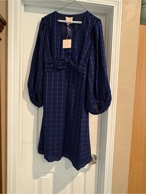 Plaid V-Neck Long Sleeve Midi Dress in Navy